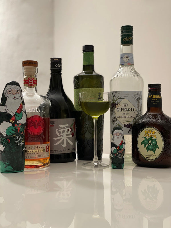 Weihnachts-Drink mit Rum, Matcha, Marone und Kabosu: Der 