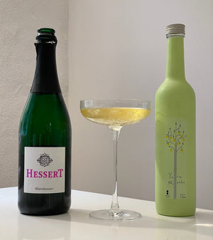 Easy to make, easy to drink: Riesling Sekt und Yuzu-Likör - eine köstliche Paarung