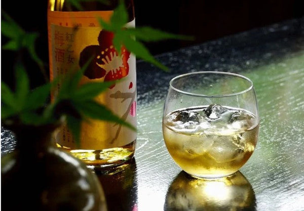 19 neue Produkte in unserem Shop: Tee-Shochu, Sake & Sparkling Sake, Liköre...
